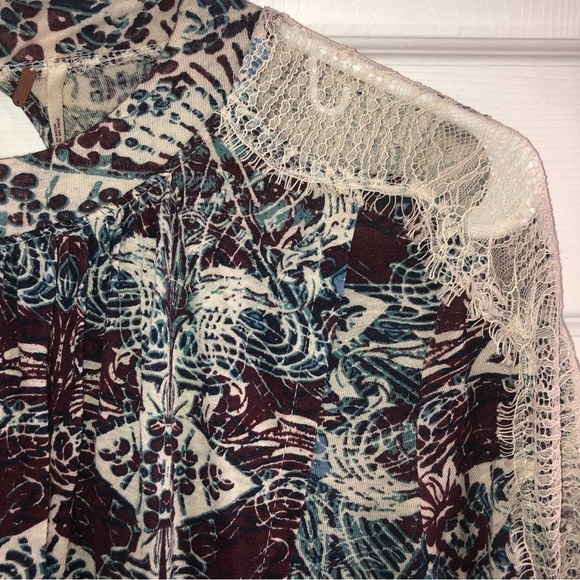 EUC Free People Nouveau Long Lace Top Sleeve Tulip Front Floral Size Medium - Picture 10 of 12